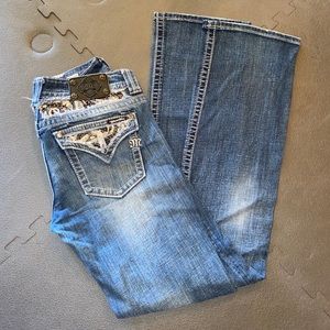 Buckle MISS ME Jeans! 37” Inseam